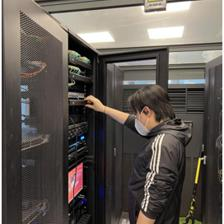 同心守“滬” “疫”無反顧 上海聯(lián)交所總部大樓里的信息系統(tǒng)守護(hù)者